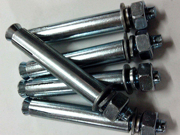 Expansive bolt